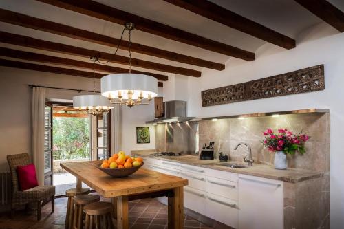 Elegant Villa Retreat in Banyalbufar, 1022 in بانيالبوفار