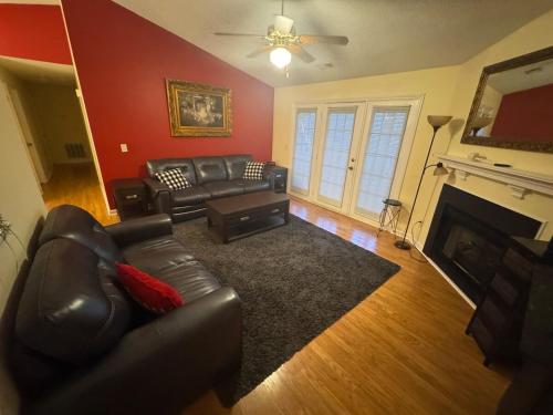 2Bed 2Bath Cozy Apartment off Guilford college!