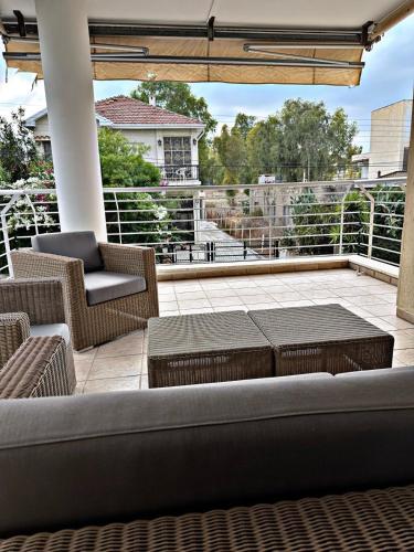 Charm Flat in the heart of the City Center - Balcony & view, Никосия (фото 5)