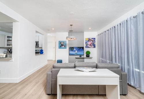 Comfort & Style Await You! -Unit A