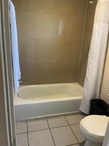San Diego Inn – San Diego, CA