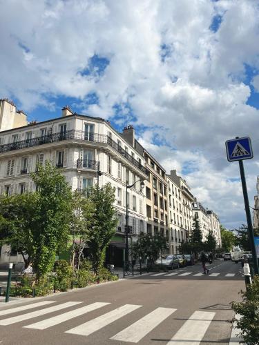 Surrounding environment, Stylish 2 Bedrooms near Metro 1 King bed & quiet retreat in Saint Mande
