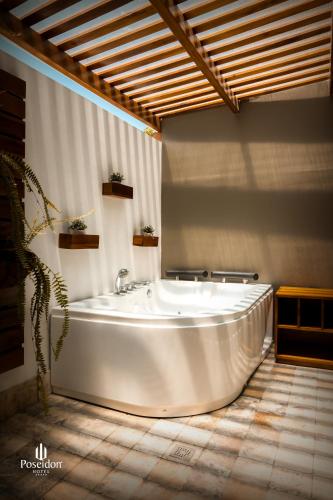 Hot tub, Hotel Poseidon in Manta