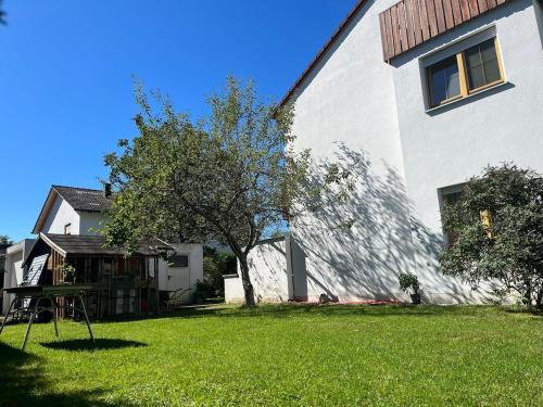 Grosses Haus bei München mit 4 Schlafzimmern für bis zu 10 Personen (Grosses Haus bei Munchen mit 4 Schlafzimmern fur bis zu 10 Personen) in 高廷