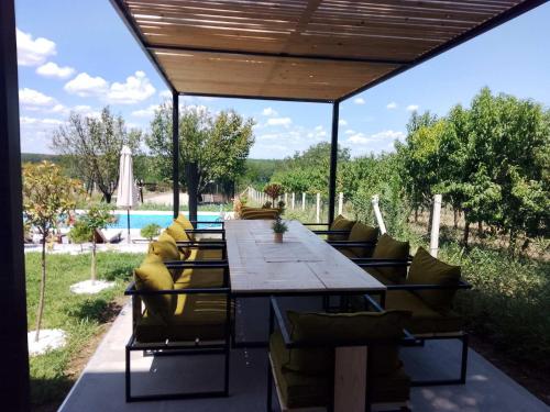 Vila Aleksandar in Beška