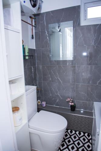 Modern Serenity 1 Bedroom Stay in Tilbury