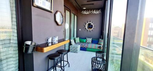 The Bleu waves, Casablanca