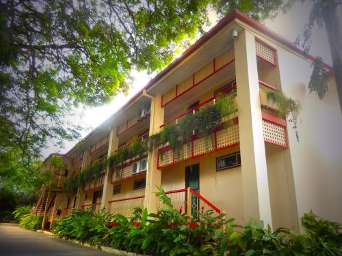 ระเบียง/ชานเรือน, The Shady Rest Hotel in พอร์ตมอร์สบี