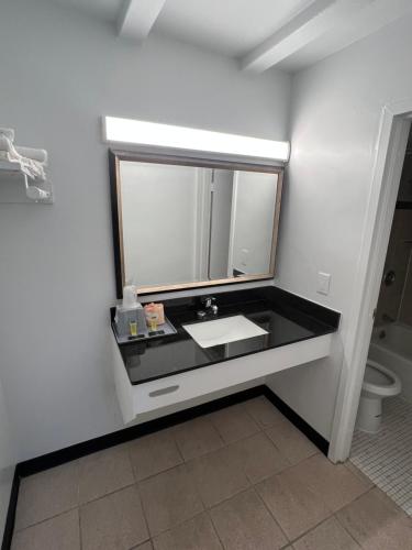 Economy Inn