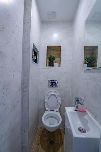 Grand Luxury Condo by NDK and National Stadium with Free Security Parking, Sofie (fotografie 9)