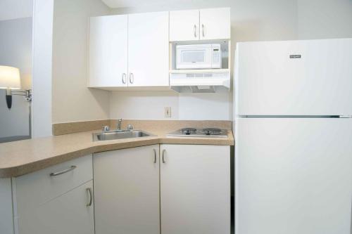 Extended Stay America Suites - Hartford - Farmington in Farmington, USA