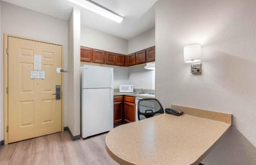 Extended Stay America Suites - Indianapolis - Airport - W Southern Ave - image 12