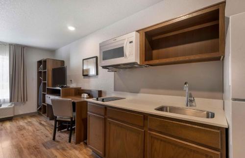 Extended Stay America Select Suites - Tampa - Brandon - East in Tampa, USA