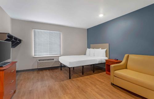 WoodSpring Suites Fort Myers Northeast - image 11