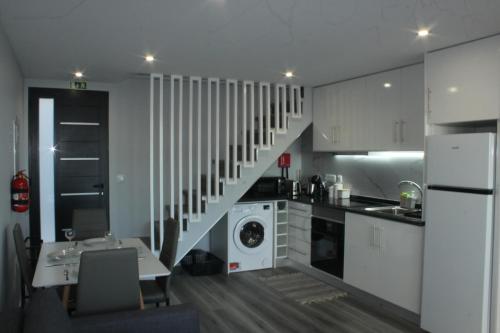 ห้องครัว, Nature Apartment 1 with Pool in มาเดรา ไอซ์แลนด์