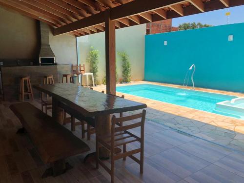 3 bedrooms, 6 beds