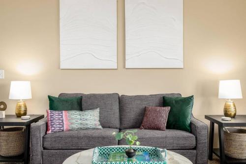 The New Albany Perch Top Floor Pet-friendly! in แอลบานีคอมมอนส์