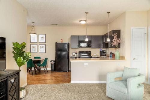 The New Albany Perch Top Floor Pet-friendly! in แอลบานีคอมมอนส์