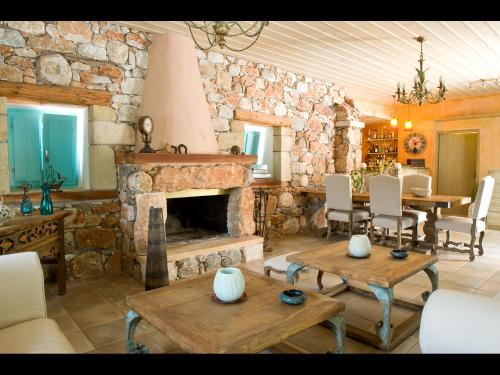 酒吧/高級酒吧, 潘多拉酒店 (Pandora) in 皮爾哥斯迪魯