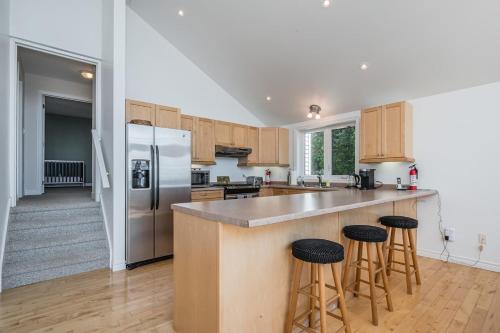 Iekārtas, The Aida, Luxury Lakefront Retreat - Serene & Chic in Pike Bay (ON)