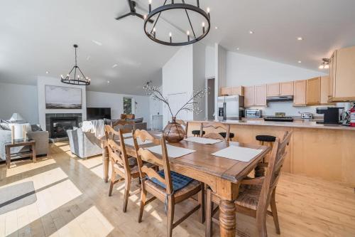 Iekārtas, The Aida, Luxury Lakefront Retreat - Serene & Chic in Pike Bay (ON)