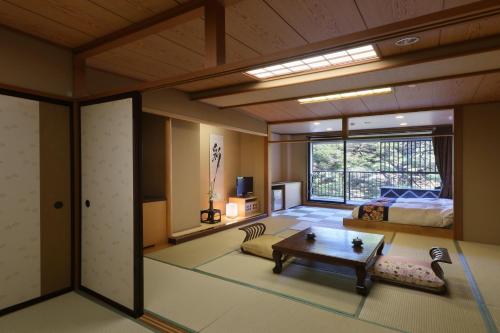 Deluxe Twin Room with Tatami Area and Open-Air Bath