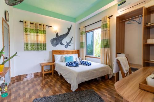 1 double bed, 1 twin bed