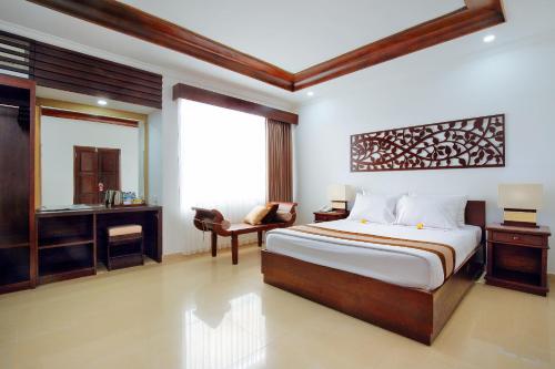 Deluxe Double or Twin Room image 7