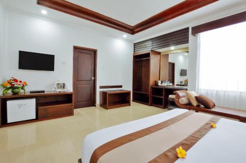 Deluxe Double or Twin Room image 4