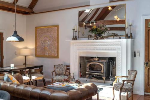 Highgate - Cover Featured on Highlife Magazine!, Bowral (foto 9)