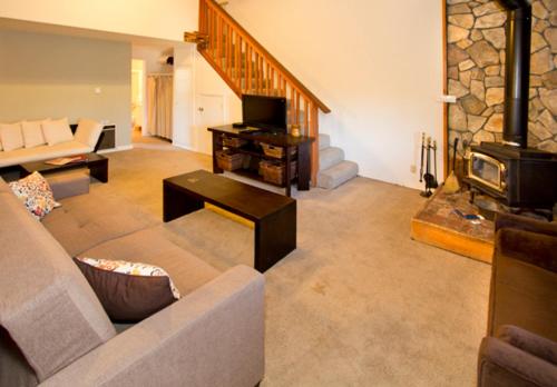 

Sierra Manors #098 - One Bedroom Loft Condo