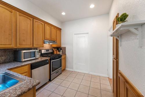 Super Convenient 1br City Pad With Garage Parking near de Young Museum