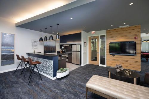 Loop 1BR w Pool Gym nr Theatre District CHI-277 detail