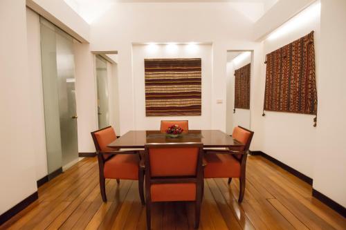 Kabul Grand Hotel near Hámid Karzai nemzetközi repülőtér