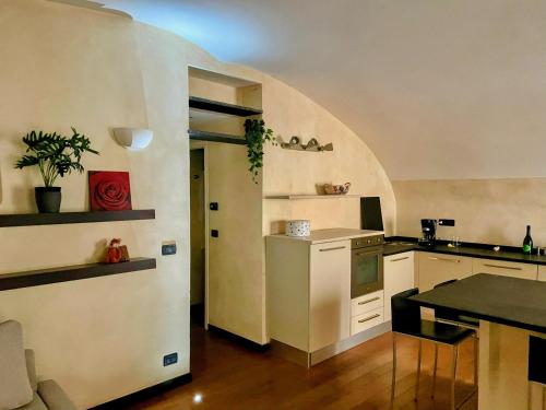Charming 16th-century flat in the heart of Genova, Janov (fotografie 4)