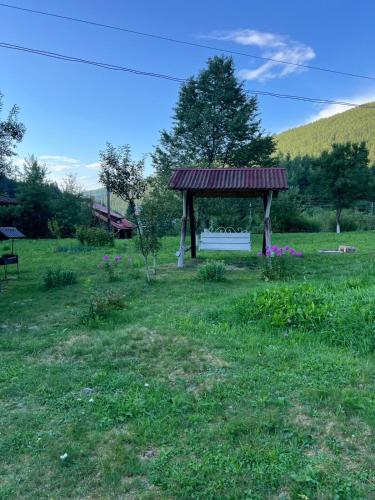Котедж Хата край села, Tatariv (foto 5)