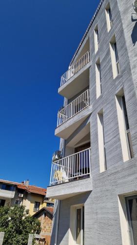 Геновева in 希典