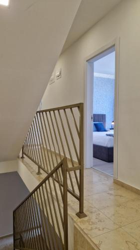 Геновева in 希典