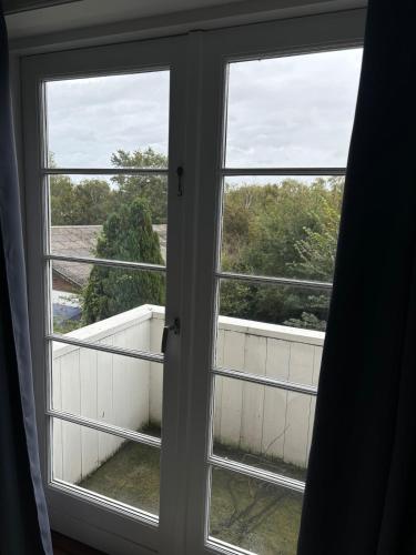 Bright, well furnished apartment in ฮิลเลอรอด