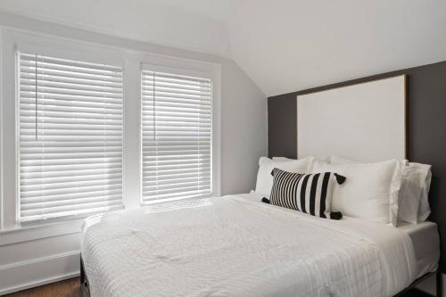 Chic Industrial 2 BDR Home - image 4