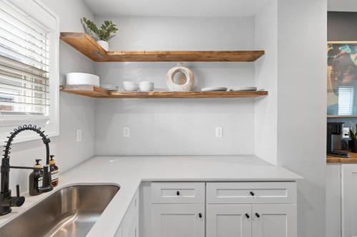 Chic Industrial 2 BDR Home - image 11