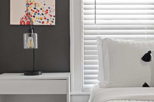 Chic Industrial 2 BDR Home - image 9