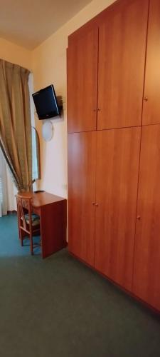 Hotel Acerboli Room Type - Economy Triple Room