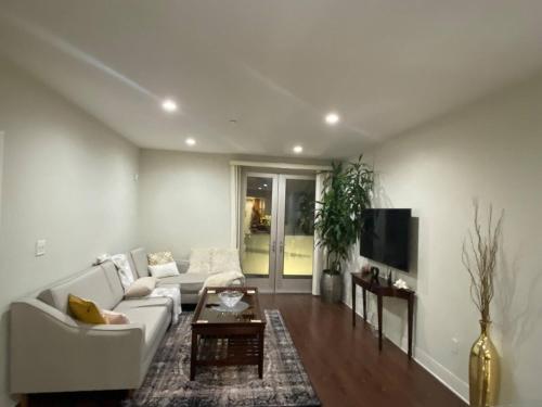 Glendale Americana 2 Bedroom 2 Bathroom Condo in Glendale, USA