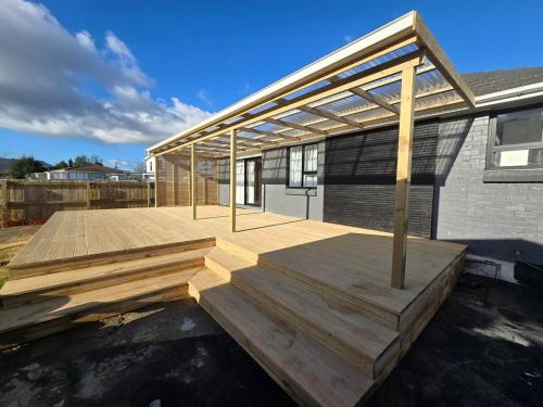 Unwind in Comfort and Style in อัพเปอร์ ฮัท