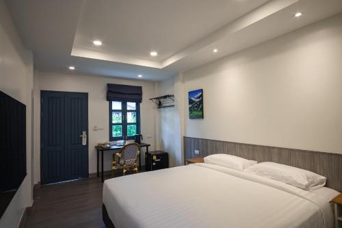 room detail thumbnail 0
