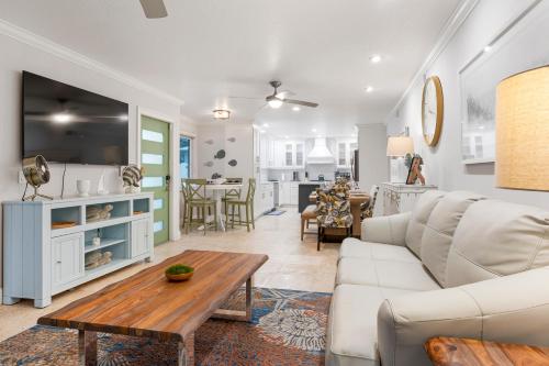 Waterfront Anna Maria Oasis