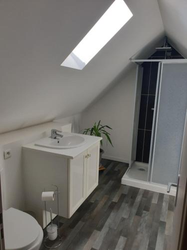 Gîte Mustang avec accès piscine (Gite Mustang avec acces piscine) in Courleon