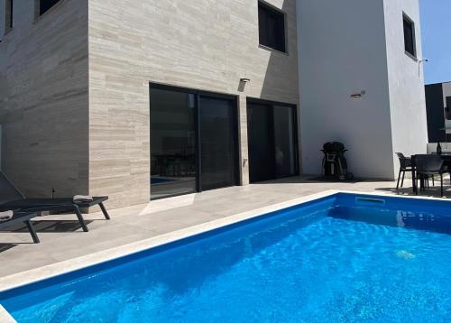 外部景觀, Luxury Villa Mandre - Pool & Roof-Top Sun Terrace with Sea View - NEW!! in 曼德雷 (哥蘭)