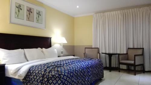 Villa Via Hotel Midrand Located in Midrand, Villa Via Midrand is a perfect starting point from which to explore Johannesburg. The property features a wide range of facilities to make your stay a pleasant experience. Wi-Fi in